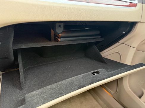 Used 2011 Chrysler 300 C image 34