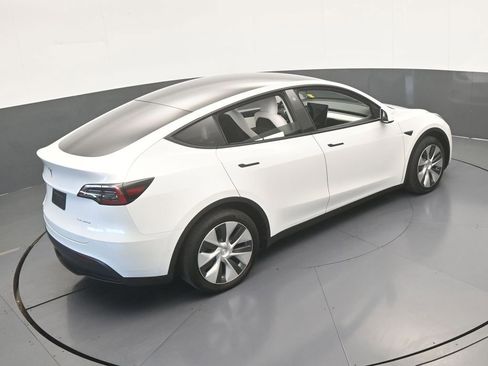 Used 2021 Tesla Model Y Long Range AWD/4WD image 41