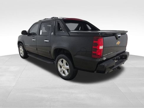 Used 2013 Chevrolet Avalanche LT w/ All-Star Edition RWD image 4