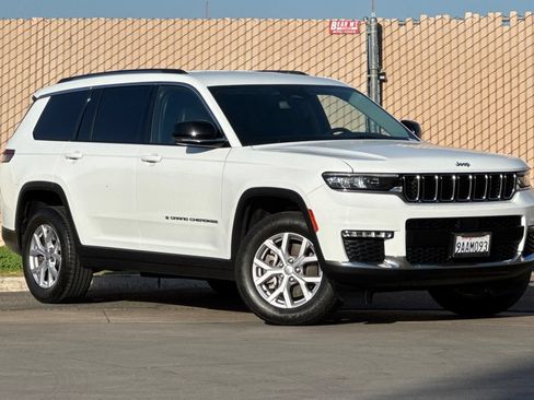 Used 2022 Jeep Grand Cherokee L Limited AWD/4WD image 2