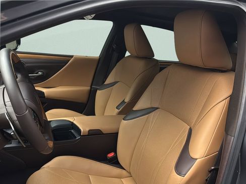 Used 2020 Lexus ES 350 Ultra Luxury w/ Accessory Package 2 FWD image 11