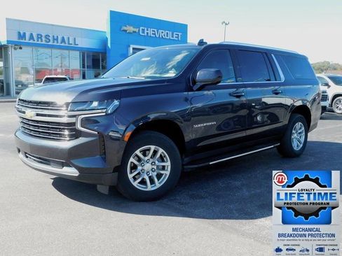 Used 2023 Chevrolet Suburban LT image 4