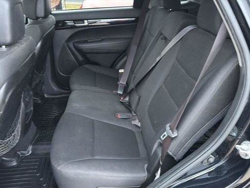 Used 2014 Kia Sorento LX image 6
