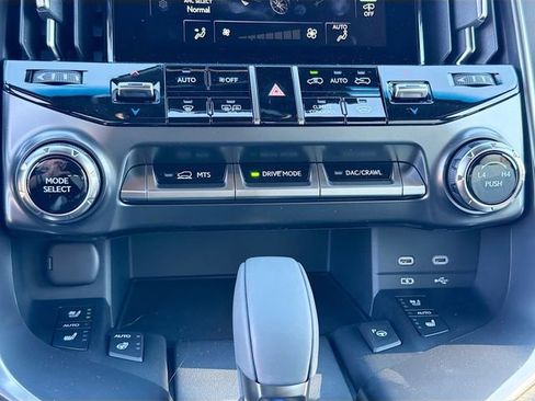 New 2026 Lexus LX 700h Luxury image 48