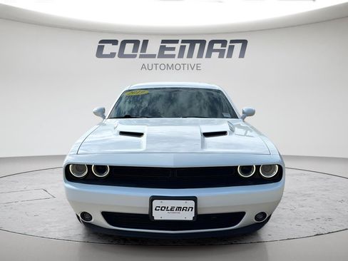 Used 2019 Dodge Challenger SXT RWD image 8