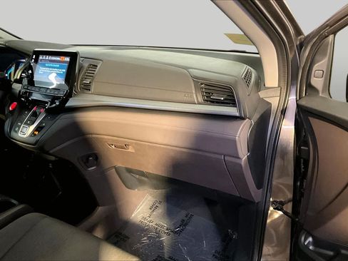 Used 2018 Honda Odyssey EX image 19