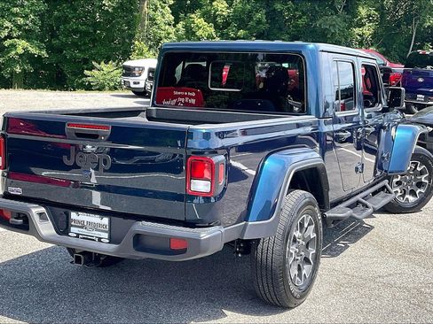 Used 2025 Jeep Gladiator Sport w/ Premium Package AWD/4WD image 13