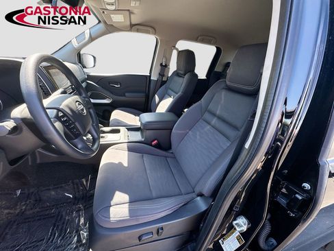 Used 2022 Nissan Frontier SV w/ Technology Package image 26