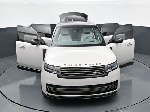 Used 2025 Land Rover Range Rover SV AWD/4WD image 44