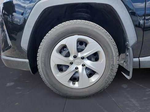 Used 2022 Toyota RAV4 LE AWD/4WD image 15