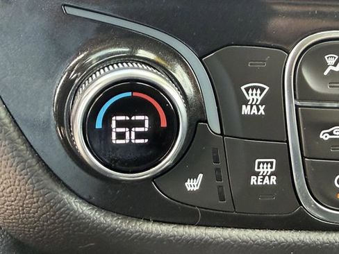 Certified 2023 Chevrolet Equinox Premier image 29