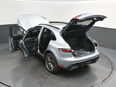 New 2026 Porsche Macan image 48
