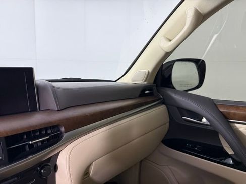 Used 2018 Lexus LX 570 4WD image 17