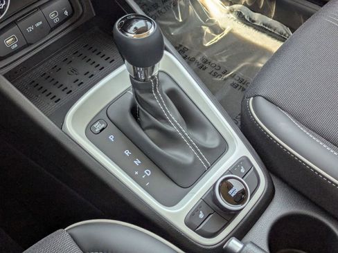 New 2025 Hyundai Venue Limited image 21