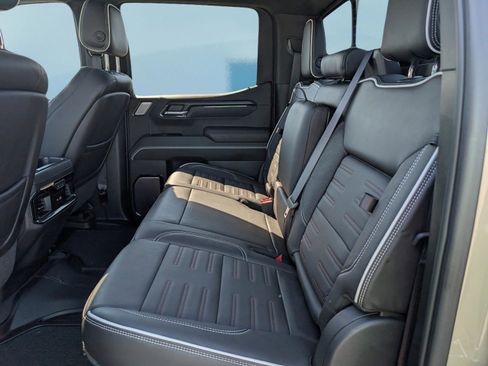 Used 2023 GMC Sierra 1500 AT4X image 14