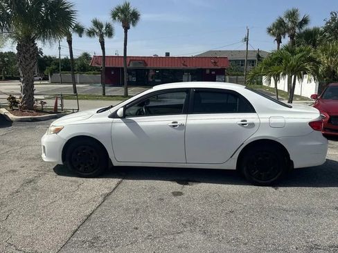 Used 2011 Toyota Corolla LE FWD image 9
