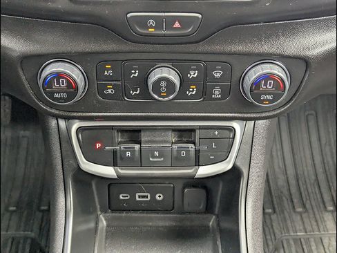 Used 2024 GMC Terrain SLE w/ Driver Convenience Package AWD/4WD image 31
