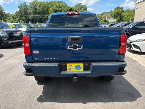 Used 2017 Chevrolet Silverado 1500 LT w/ LPO, Black Pack AWD/4WD image 4