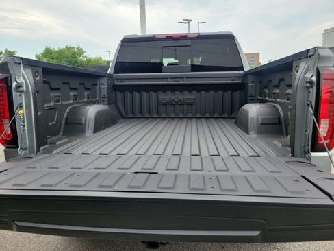 Used 2026 GMC Sierra 1500 AT4X w/ LPO, Black Badging Package AWD/4WD image 11