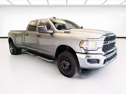 Used 2024 RAM 3500 Tradesman w/ Chrome Appearance Group image 3