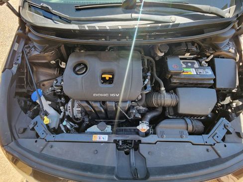 Used 2017 Kia Forte LX image 14