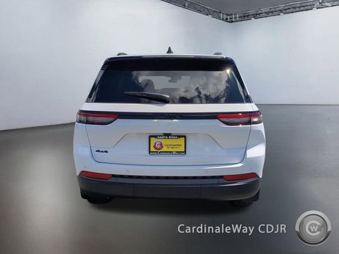 New 2026 Jeep Grand Cherokee Altitude AWD/4WD image 4