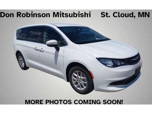Used 2022 Chrysler Voyager LX FWD image 1