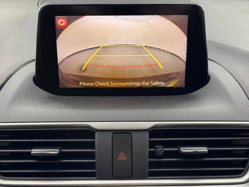 Used 2018 MAZDA MAZDA3 Sport w/ Preferred Equipment Package image 24