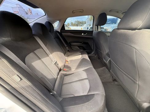 Used 2021 Kia K5 LX FWD image 11