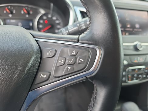 Used 2024 Chevrolet Equinox LT FWD image 24