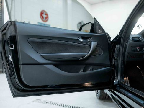 Used 2018 BMW M2 image 37