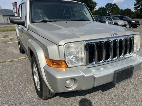 Used 2008 Jeep Commander Sport AWD/4WD image 15