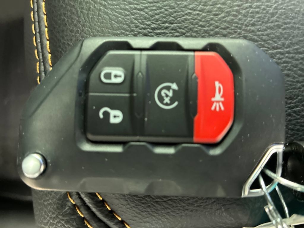 New 2025 Jeep Wrangler Unlimited Sahara AWD/4WD image 29