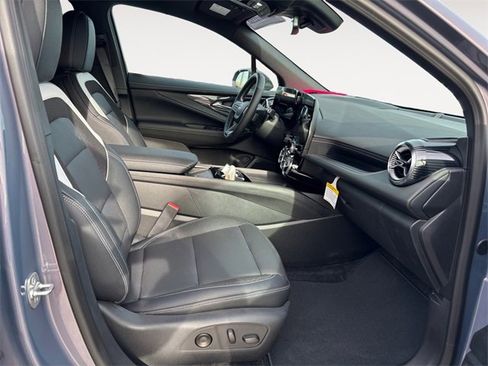 Used 2024 Chevrolet Blazer EV LT image 15