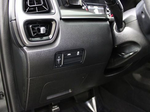 Used 2023 Kia Sorento LX image 29