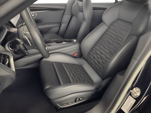 Used 2023 Audi e-tron GT Prestige w/ Prestige Package image 5