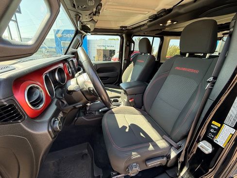 Used 2022 Jeep Wrangler Unlimited Rubicon w/ Cold Weather Group image 16