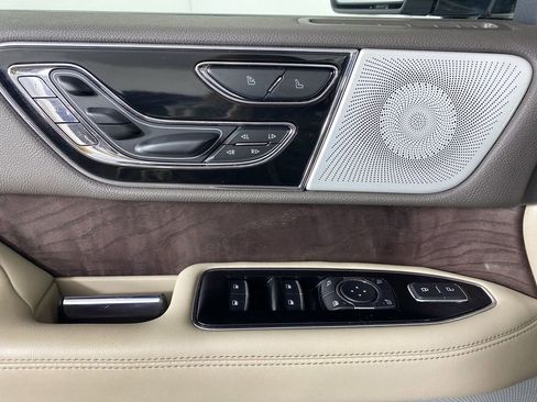 Used 2022 Lincoln Navigator Reserve image 26