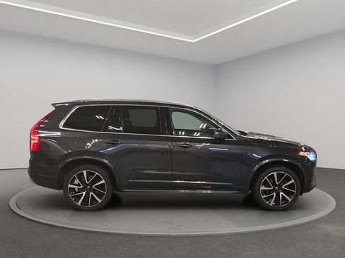 Used 2022 Volvo XC90 T6 Momentum AWD/4WD image 7