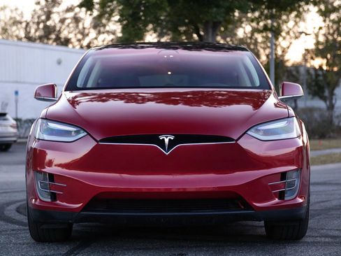 Used 2017 Tesla Model X 75D image 9