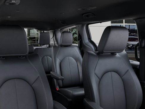 New 2026 Chrysler Pacifica Select image 26