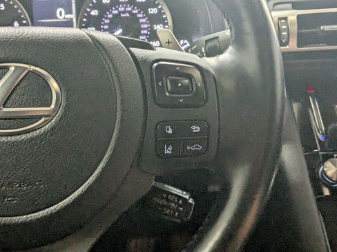 Used 2022 Lexus IS 300 AWD image 14