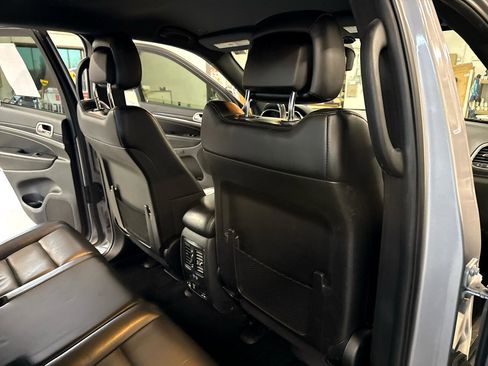 Used 2019 Jeep Grand Cherokee Limited image 42