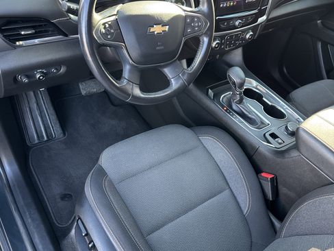 Used 2021 Chevrolet Traverse LT image 22