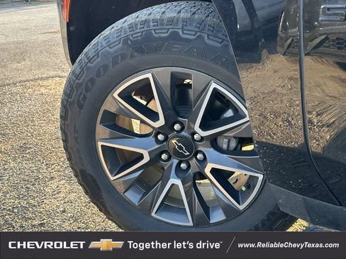 Used 2022 Chevrolet Suburban Z71 AWD/4WD image 10