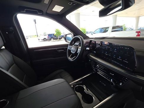 Used 2025 Chevrolet Tahoe RST w/ Comfort Package AWD/4WD image 13