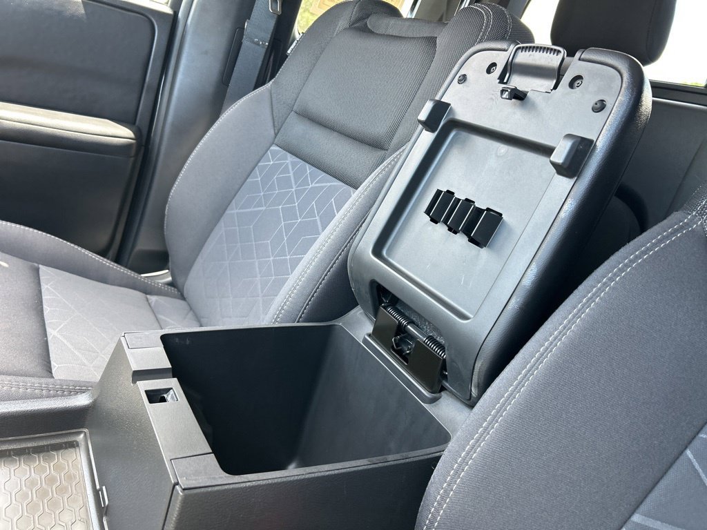 Certified 2025 Nissan Frontier SV RWD image 41