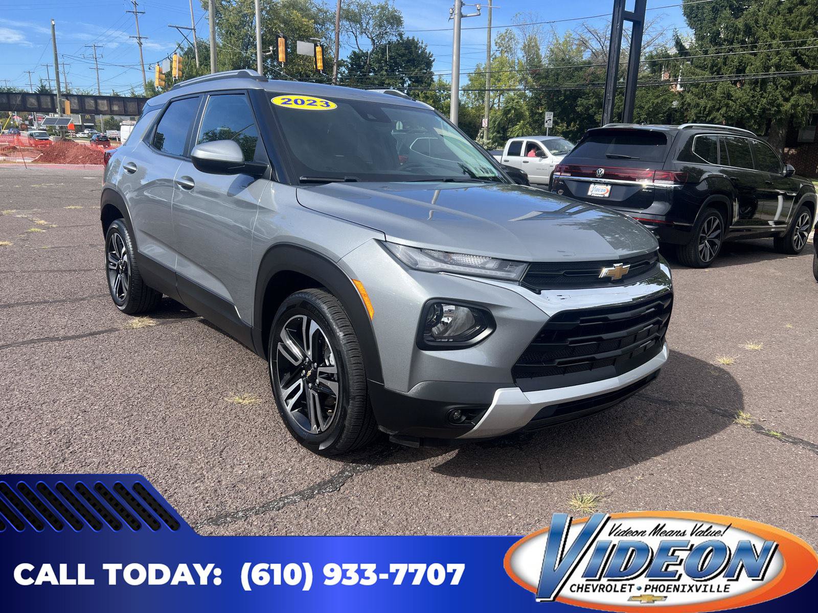 Used 2023 Chevrolet TrailBlazer LT FWD image 1