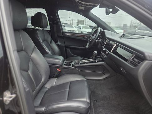 Used 2022 Porsche Macan S image 24