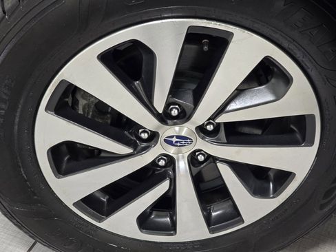 Used 2023 Subaru Outback Premium image 7